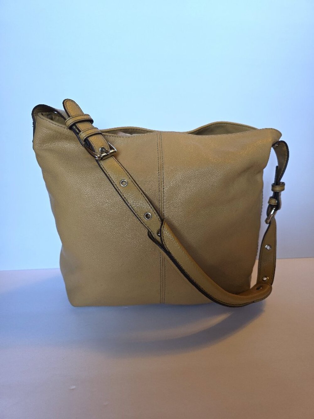 Tignanello Pebbled Leather Hobo Shoulder Bag Tan Adjustable Strap